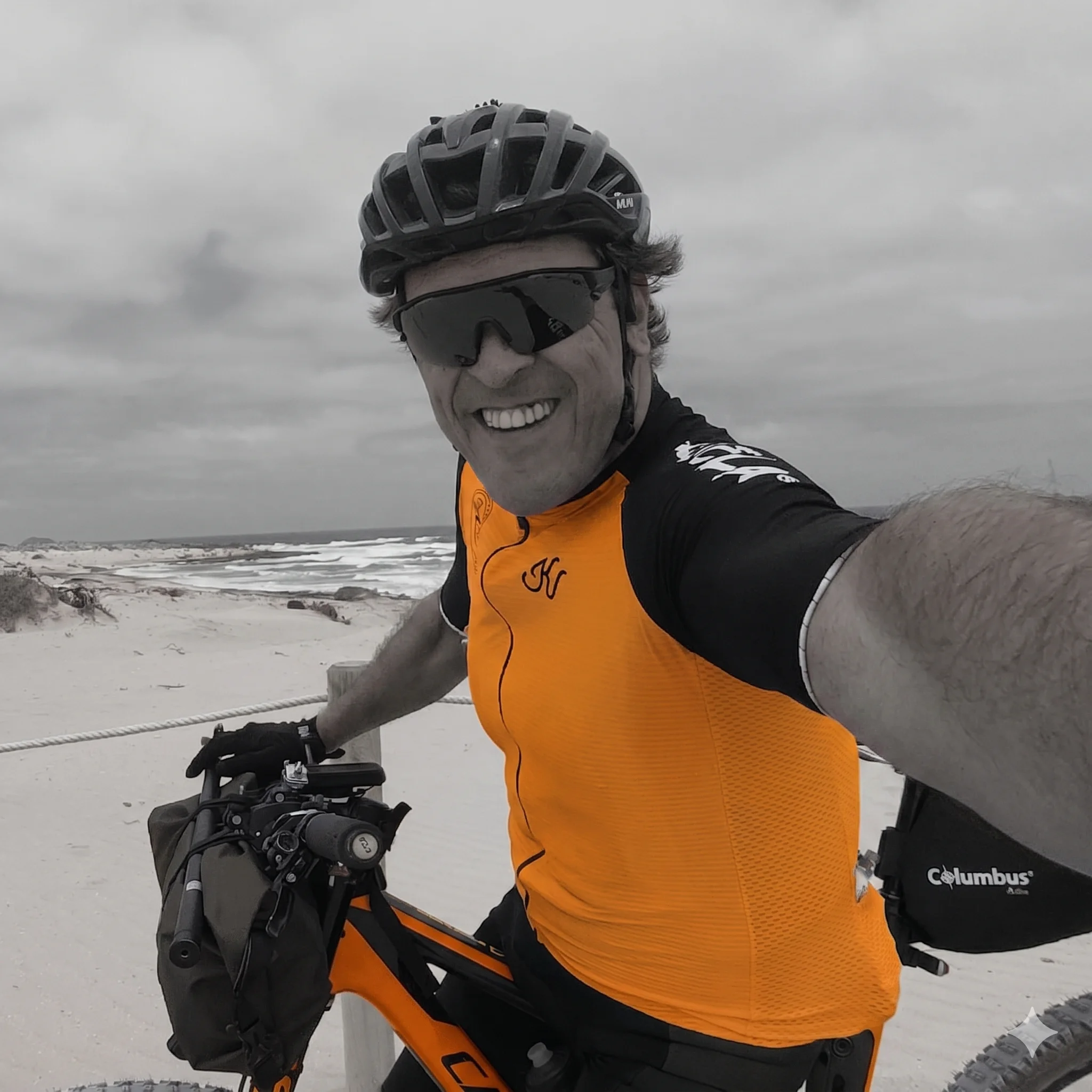 Nacho en Bici Naranja